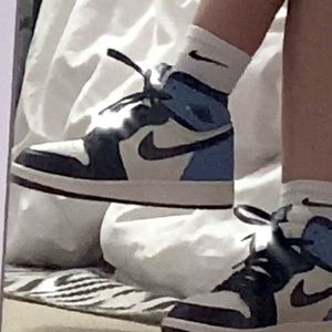 Nike Air Jordan 1 Obsidian